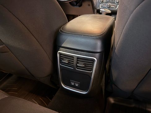 Used 2022 Dodge Charger SXT w/ Navigation & Travel Group image 25