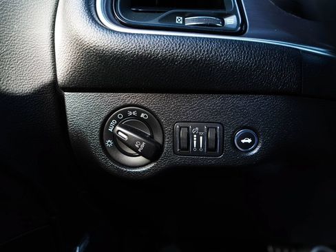 Used 2016 Dodge Challenger SXT w/ Blacktop Package RWD image 31