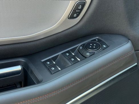 Used 2025 Ford Expedition Active AWD/4WD image 17