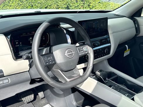 New 2026 Nissan Pathfinder SL image 18