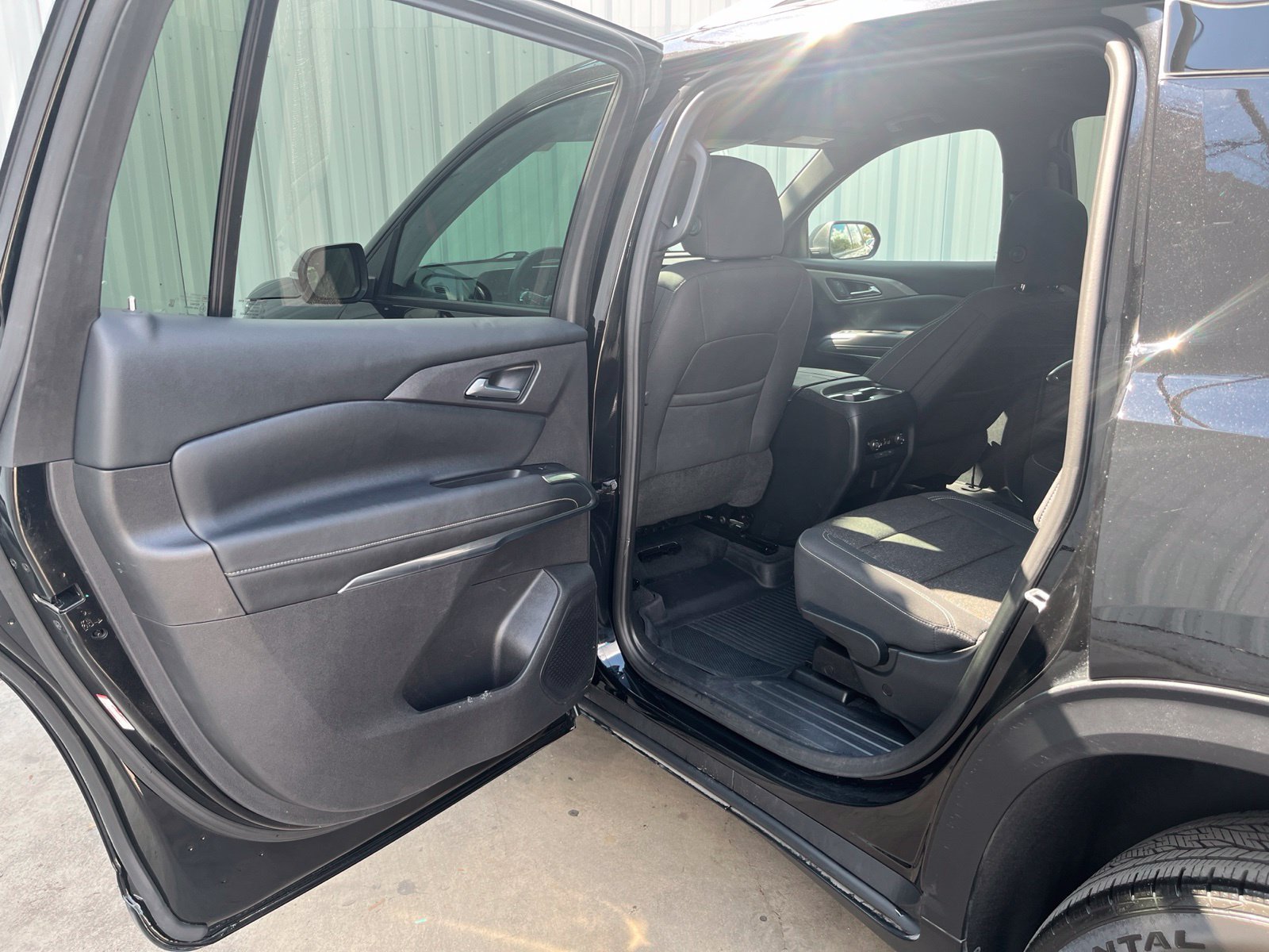 Used 2024 Chevrolet Traverse LT w/ Midnight/Sport Edition FWD image 12