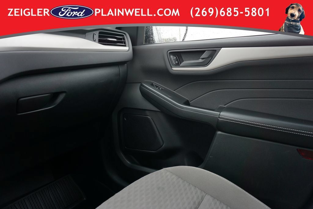 Used 2022 Ford Escape SE w/ Cold Weather Package FWD image 33