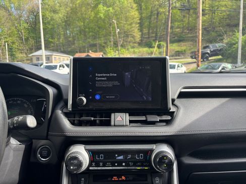 Used 2025 Toyota RAV4 XLE w/ Convenience Package AWD/4WD image 18