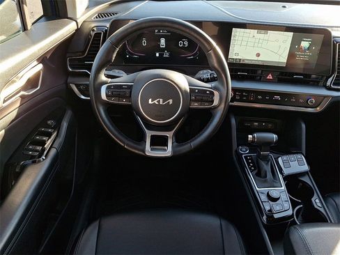 Used 2023 Kia Sportage EX image 10