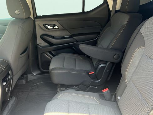 Used 2020 Chevrolet Traverse LT FWD image 21