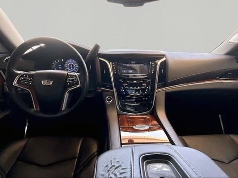 Used 2016 Cadillac Escalade 2WD image 7