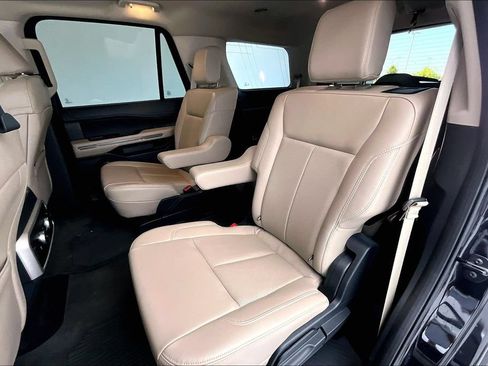 Used 2023 Ford Expedition XLT AWD/4WD image 30