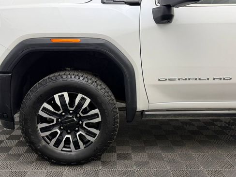 Used 2024 GMC Sierra 2500 Denali Ultimate AWD/4WD image 10