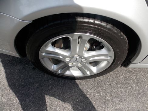 Used 2005 Mercedes-Benz E 500 4dr Sdn 5.0L 4MATIC image 24