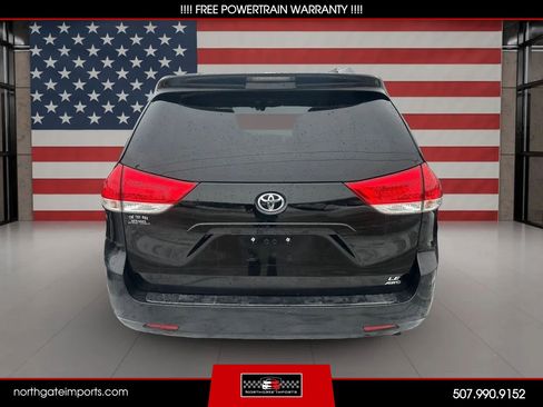 Used 2011 Toyota Sienna LE w/ Towing Pkg image 3