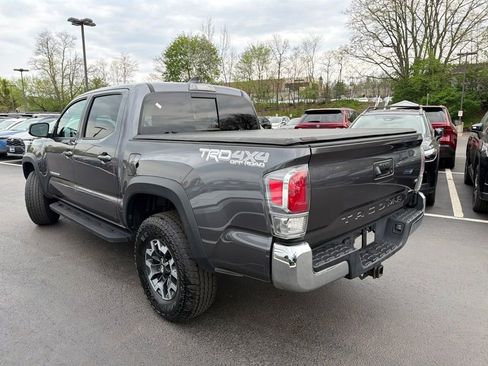 Certified 2023 Toyota Tacoma TRD Off-Road AWD/4WD image 9
