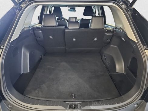 Used 2021 Toyota RAV4 XLE Premium image 12