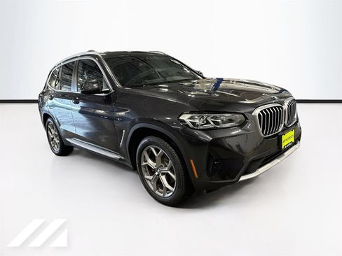 Used 2022 BMW X3 xDrive30i w/ Premium Package 2 (ZPA) AWD/4WD image 3