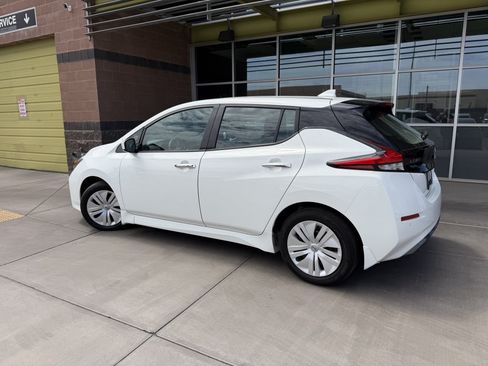 Used 2025 Nissan Leaf S FWD image 5