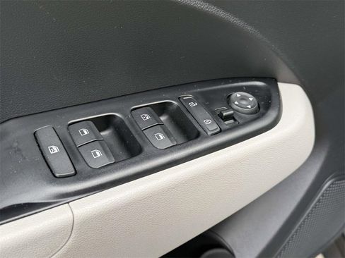 Certified 2023 Hyundai Venue SEL w/ Cargo Package image 14