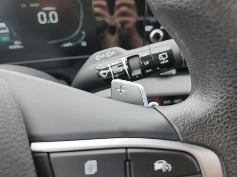 Used 2023 Kia Sportage LX image 10