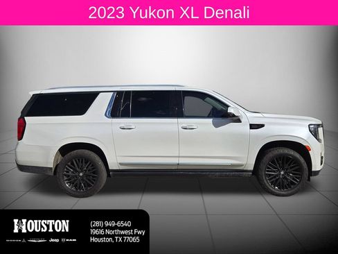 Used 2023 GMC Yukon XL Denali AWD/4WD image 2