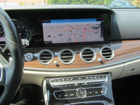 Used 2017 Mercedes-Benz E 300 4MATIC image 15