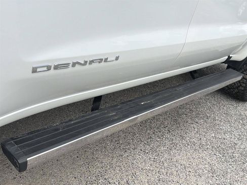 Used 2020 GMC Sierra 1500 Denali w/ Denali Ultimate Package AWD/4WD image 11