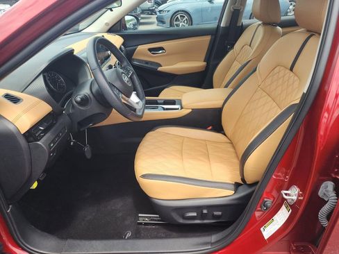 Used 2023 Nissan Sentra SV w/ SV Premium Package FWD image 6