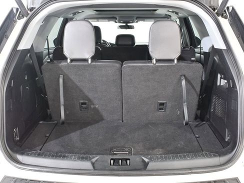 Used 2021 Ford Explorer XLT w/ Equipment Group 202A AWD/4WD image 21