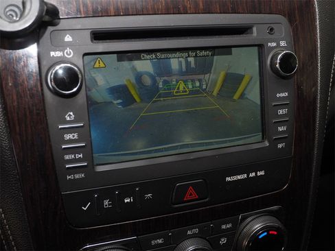 Used 2017 Chevrolet Traverse LT image 20