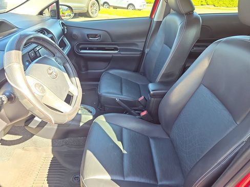 Used 2015 Toyota Prius C Four FWD image 5