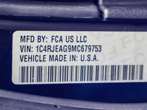 Used 2021 Jeep Grand Cherokee Laredo X image 29