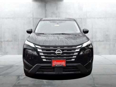 Certified 2025 Nissan Rogue SV image 4