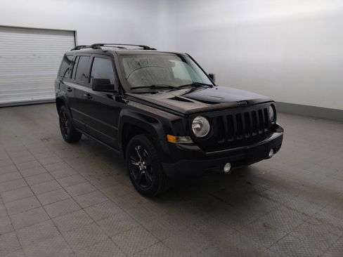 Used 2017 Jeep Patriot High Altitude AWD/4WD image 13