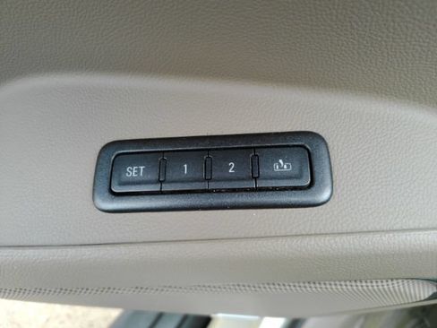 Used 2016 Chevrolet Suburban LT RWD image 18