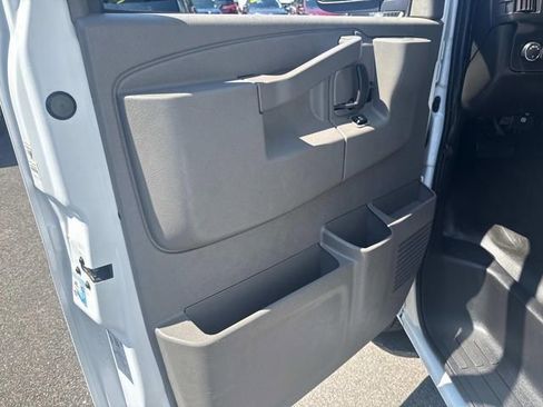 Used 2021 Chevrolet Express 2500 Extended image 14