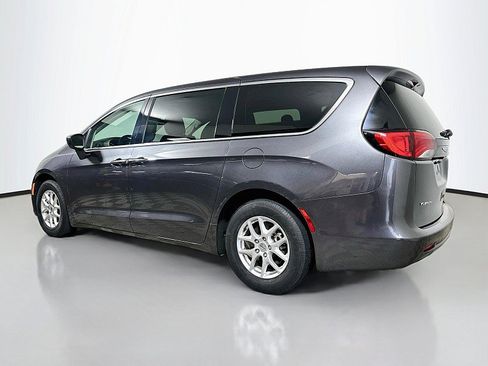 Used 2023 Chrysler Voyager LX FWD image 5