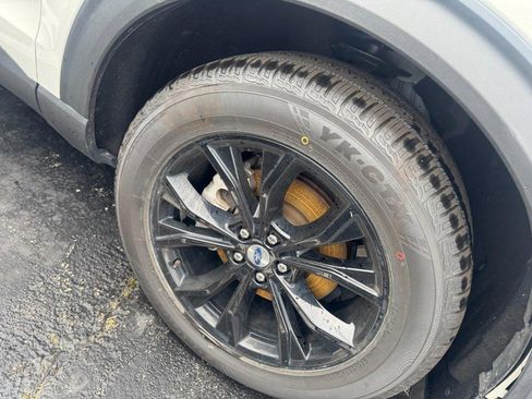 Used 2020 Ford Explorer XLT w/ Equipment Group 202A image 5