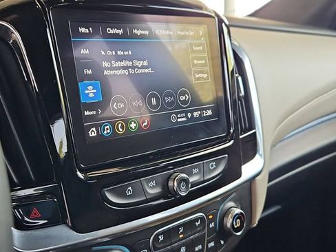 Used 2023 Chevrolet Traverse LT FWD image 18