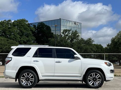 Used 2024 Toyota 4Runner Limited AWD/4WD image 3