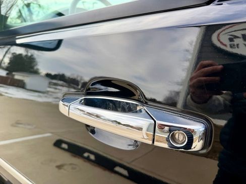 Used 2014 Chevrolet Tahoe LTZ image 11