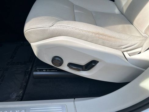 Used 2019 Volvo XC90 T6 Momentum AWD/4WD image 15