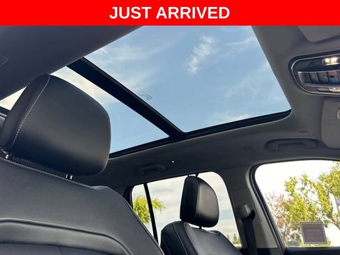 Used 2023 Jeep Grand Cherokee 4WD 4xe w/ Luxury Tech Group II image 18