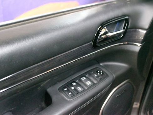 Used 2019 Jeep Grand Cherokee Overland w/ Jeep Active Safety Group AWD/4WD image 16