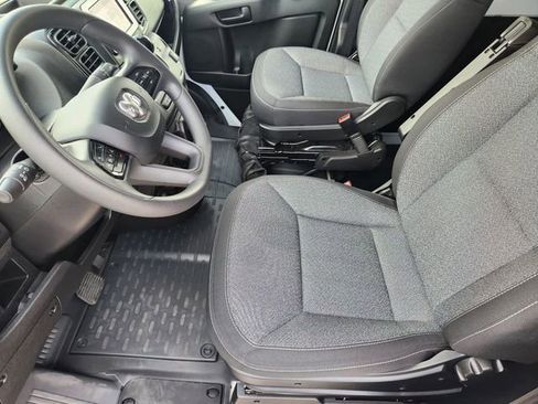 Used 2025 RAM ProMaster 2500 w/ Convenience Group image 14