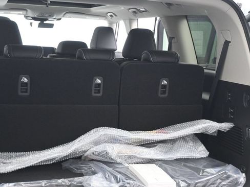 New 2027 INFINITI QX80 Luxe AWD/4WD image 23