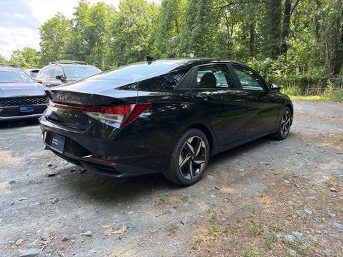 Certified 2023 Hyundai Elantra SEL w/ Convenience Package FWD image 3