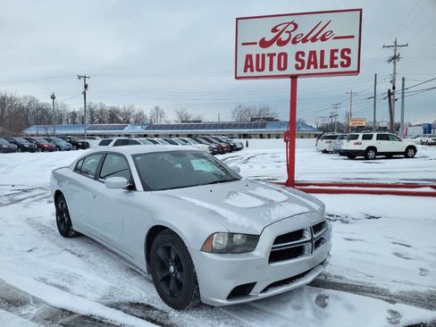 Used 2012 Dodge Charger SE w/ Connectivity Group image 1