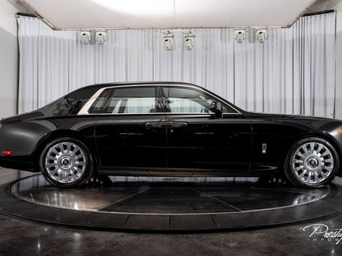 Used 2022 Rolls-Royce Phantom Sedan image 15