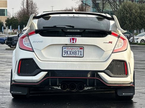 Used 2018 Honda Civic Type R image 5