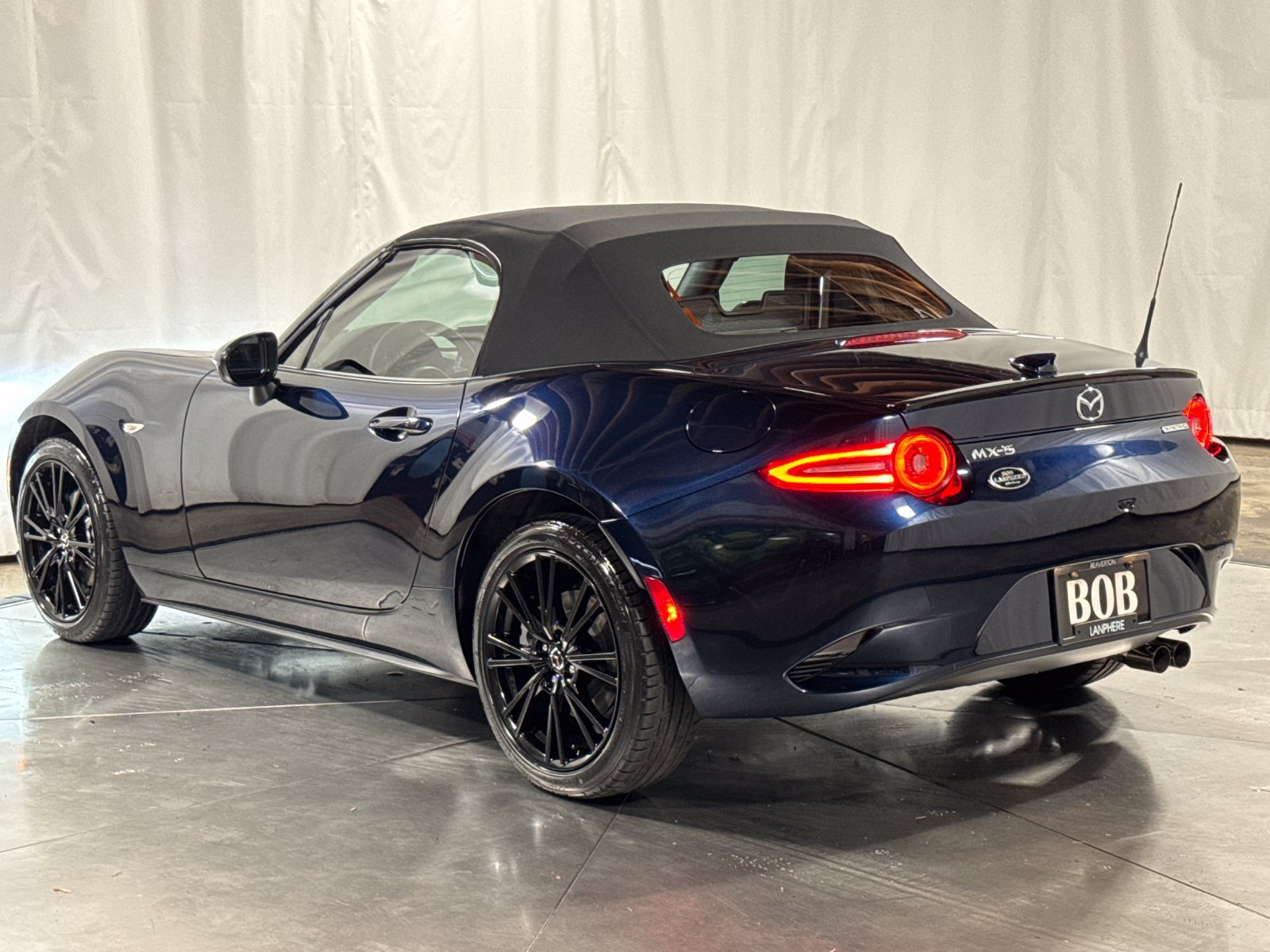 Used 2025 MAZDA MX-5 Miata Club w/ Weather Package RWD image 8