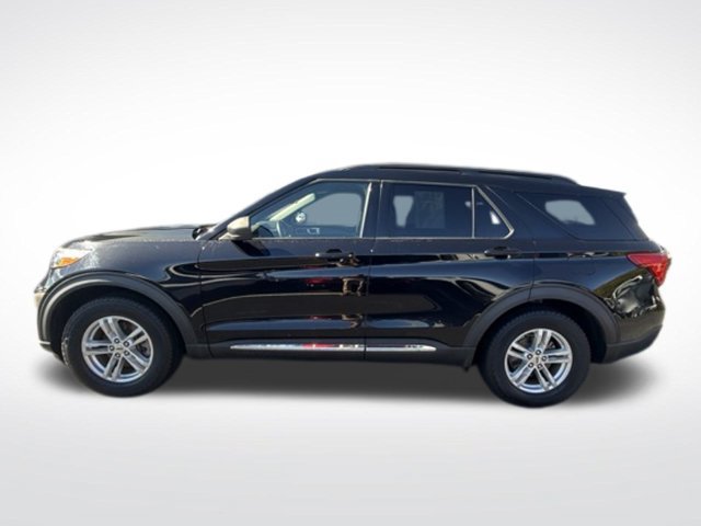 Used 2020 Ford Explorer XLT w/ Equipment Group 202A AWD/4WD image 2