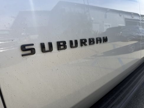 Used 2018 Chevrolet Suburban LT AWD/4WD image 3