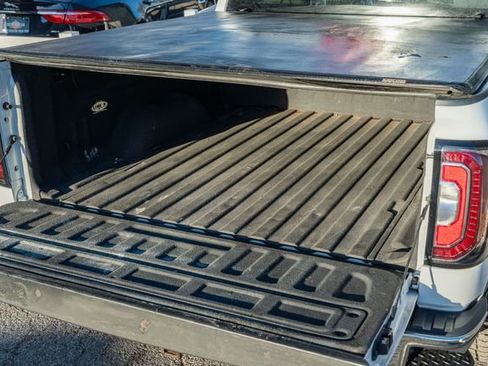 Used 2017 GMC Sierra 1500 SLT w/ SLT Premium Package image 14